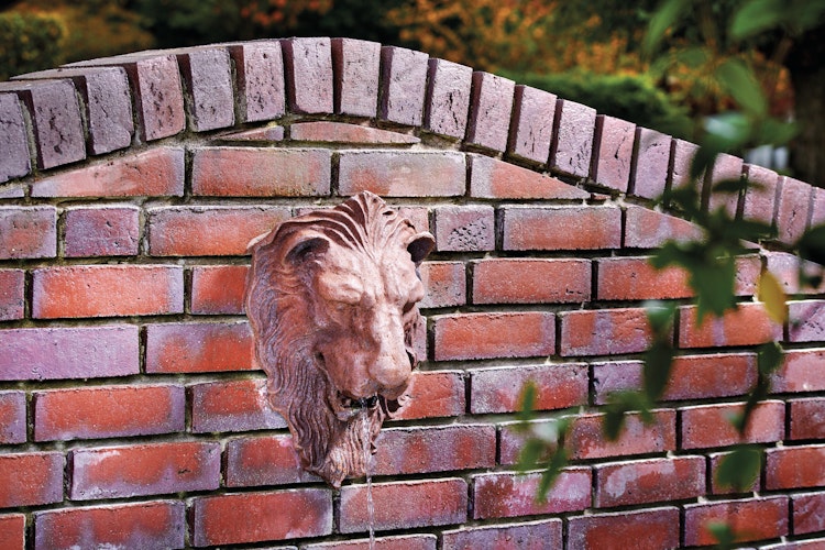 Oase Wasserspiel- & Brunnenpumpe Aquarius Universal Classic 2000 / 12 V